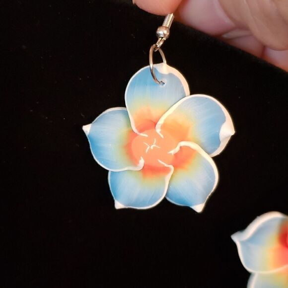 Beautiful Blue Orange Tropical Flower Blossom Earrings - Picture 3 of 3